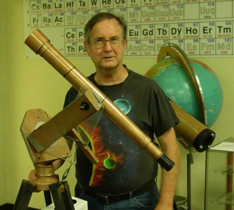 Astronomy professor Wayne Wooten demonstrates telescope equipment for PSC students.