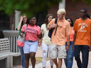 decorative image of PSC-students_sidewalk-e1502112291734 , Registration still open for PSC fall term 2017-08-04 20:16:49