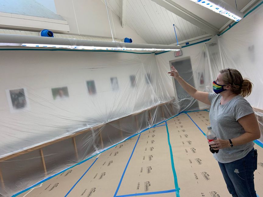 decorative image of michellepointing , Dealing with pandemic prepared Visual Arts instructors for disruption by Hurricane Sally 2020-10-07 13:45:03