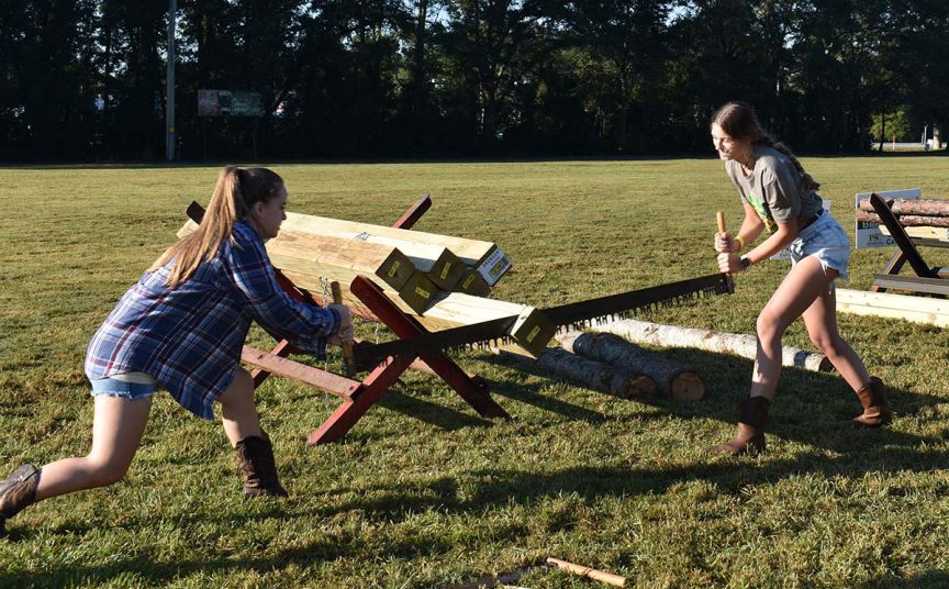 decorative image of crosscutting , PSC Lumberjack Festival brings out variety of sports and outdoor enthusiasts 2021-10-12 16:12:39