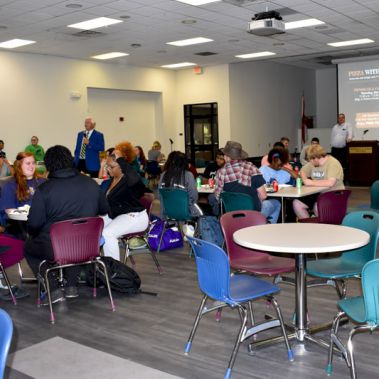 decorative image of DSC_0354-2 , Pizza with the President brings students, administration together 2022-10-07 08:27:26