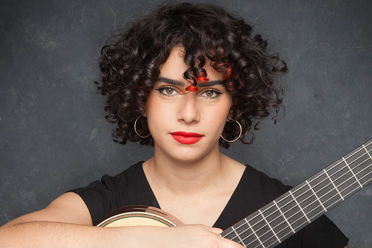 Guitarist Leonela Alejandro.