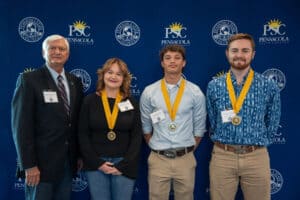 Decorative image of the Robinson Scholars.